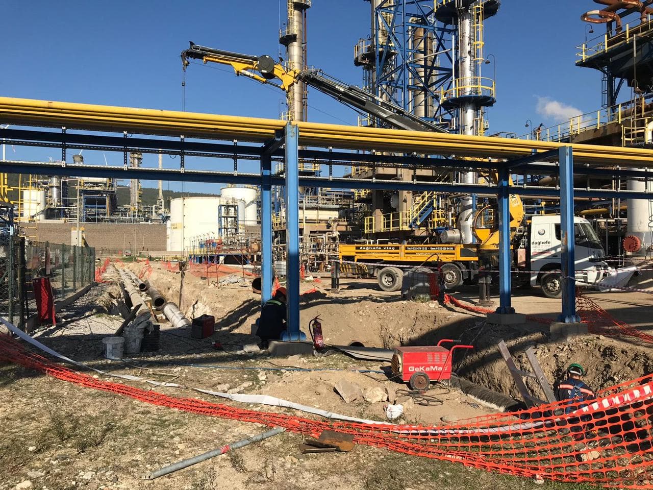 35 Ton Çift Kırma Kasalı Kamyon Üstü Vinç